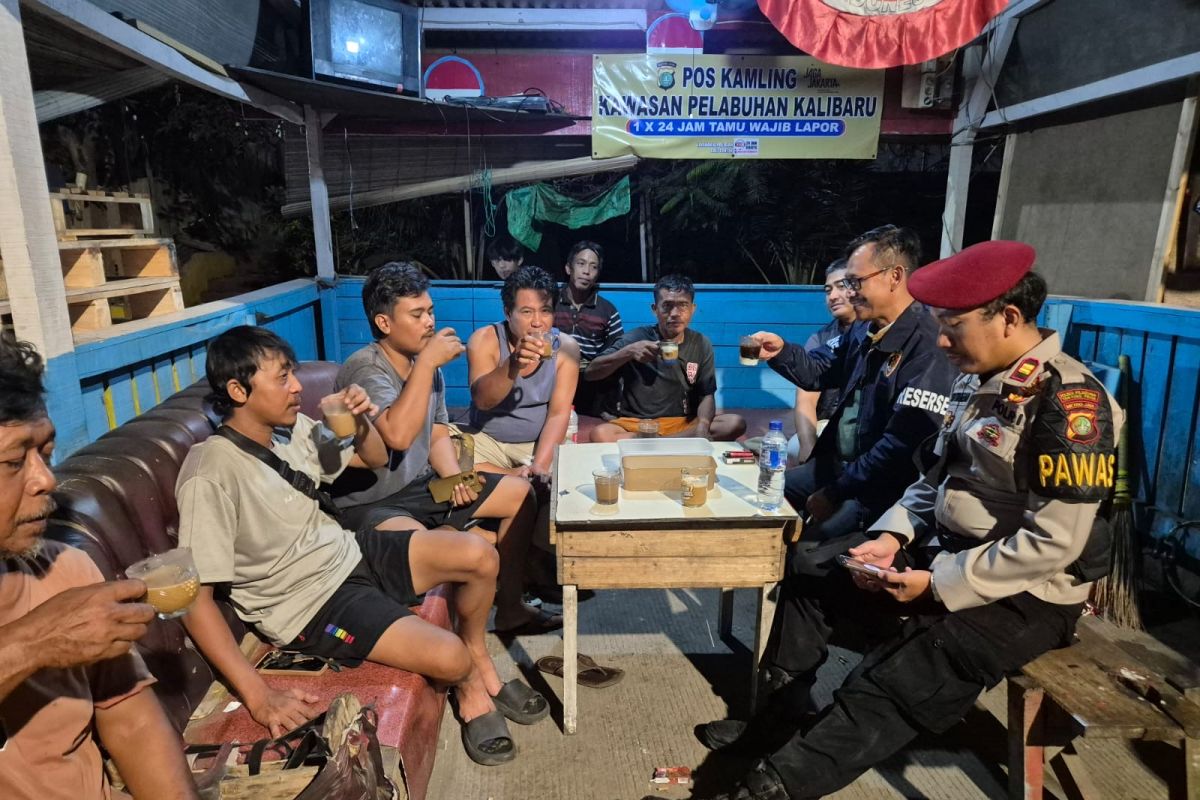 Polisi ajak warga kawasan Kalibaru ciptakan lingkungan kondusif