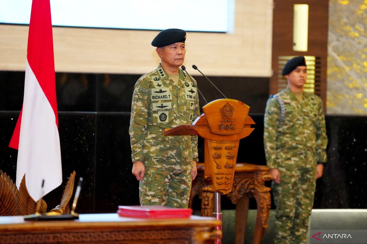 TNI lantik dua perwira tinggi jadi Pangkogabwilhan II dan Dansesko