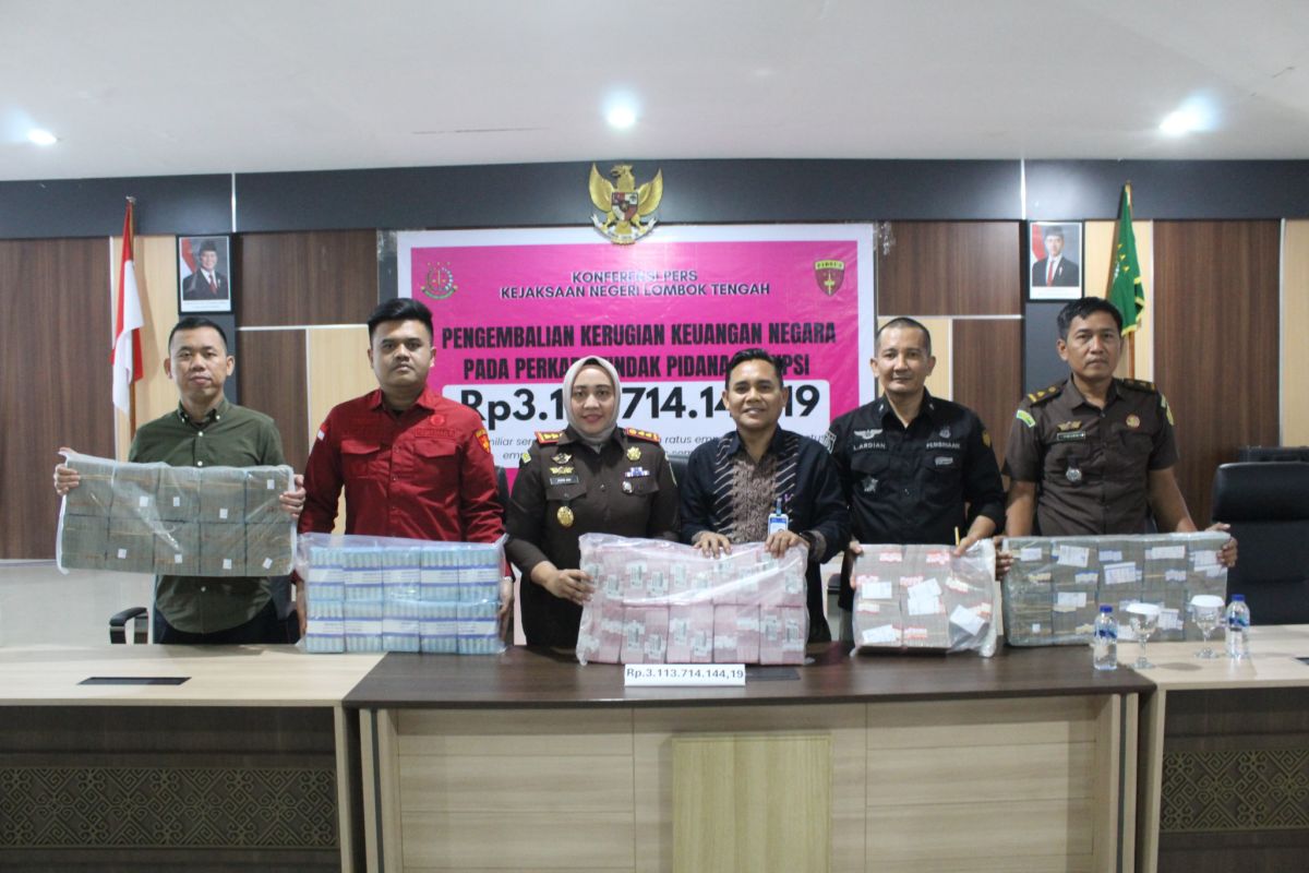 Kejari Lombok Tengah setorkan Rp3,1 miliar ke kas negara