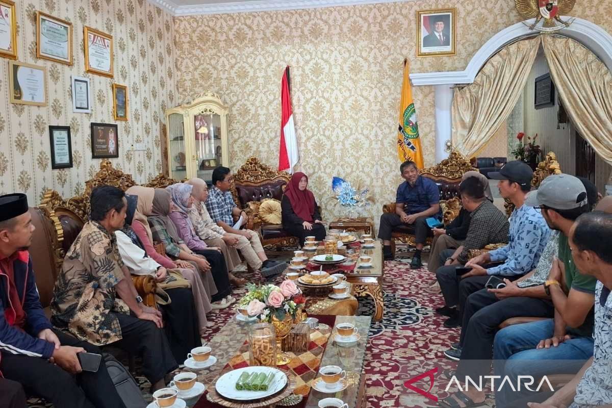 Bupati Sinjai membahas stabilitas harga telur dan kemitraan dengan SPPG