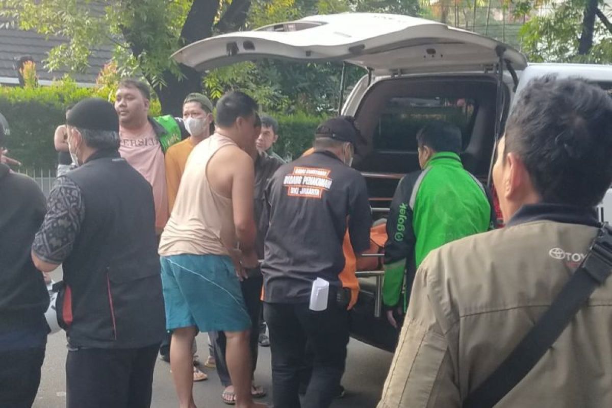 Siswa SMA di Jaksel meninggal dunia usai terjatuh dan terlindas bus