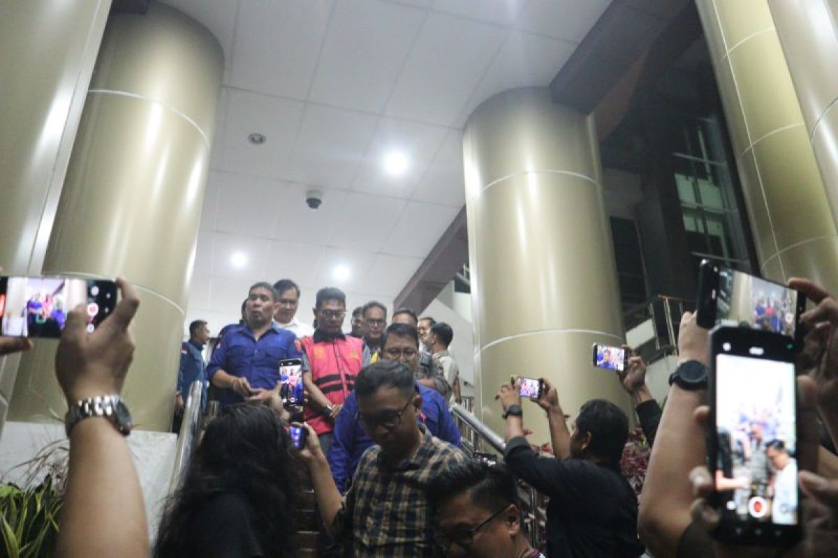 Kejati Sulut tetapkan mantan Kadis ESDM dan WN China tersangka pengelolaan tambang