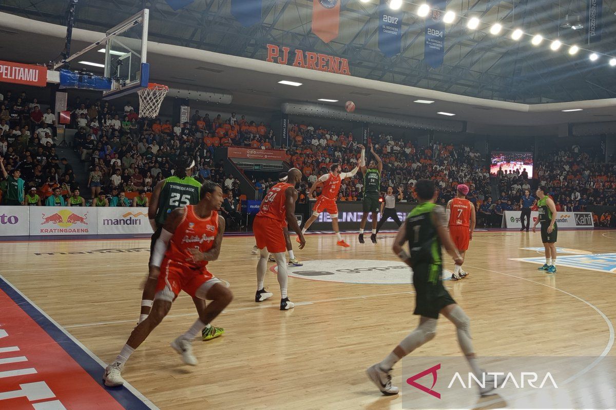 Pelita Jaya sementara ungguli Hornbills 1-0 pada final IBL