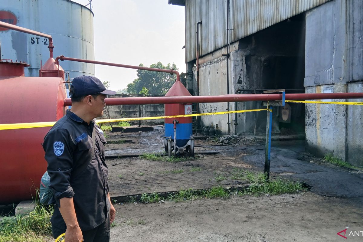 Environment Ministry seals used oil plant over illegal permit