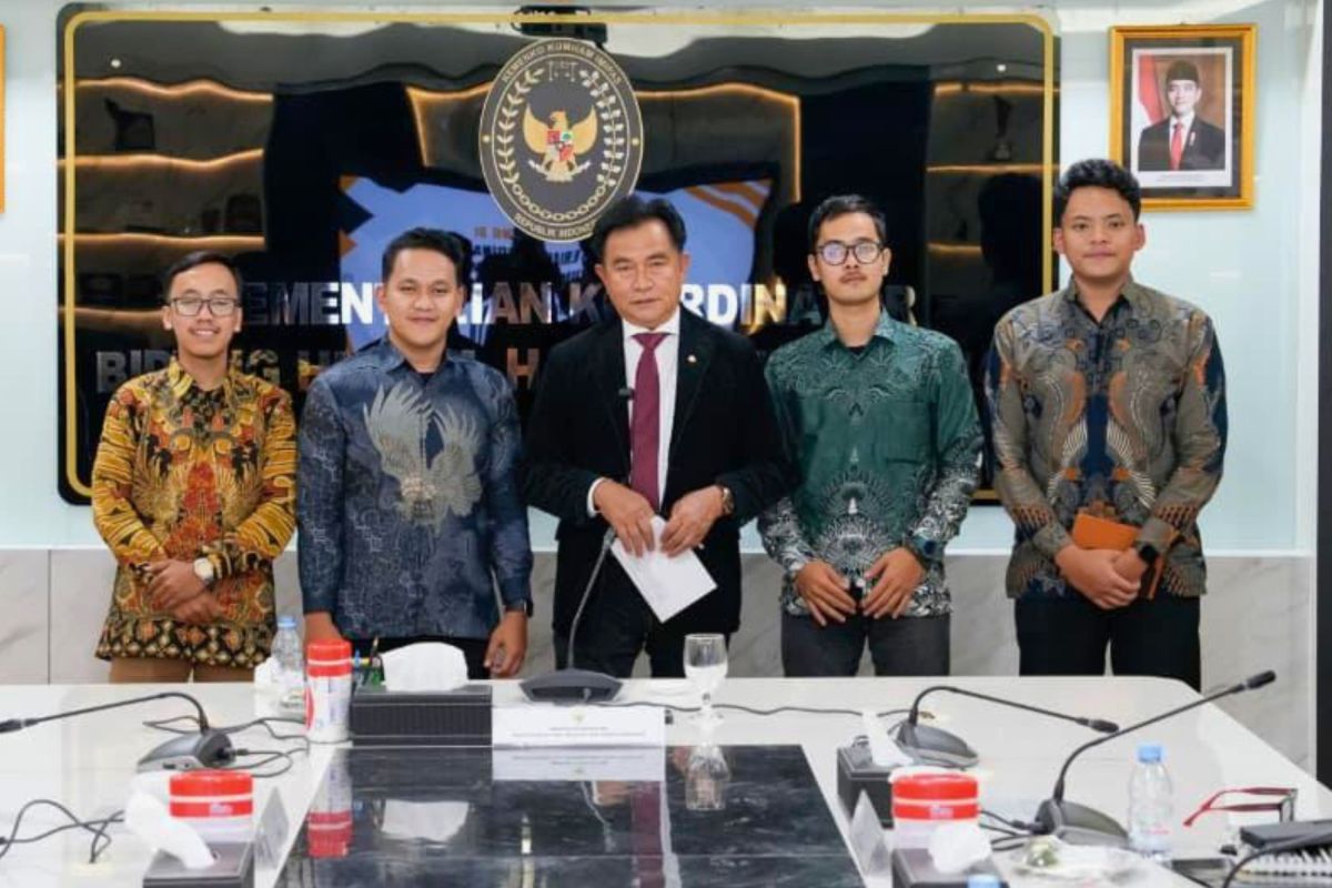Yusril akan sampaikan tuntutan BEM SI ke Presiden Prabowo