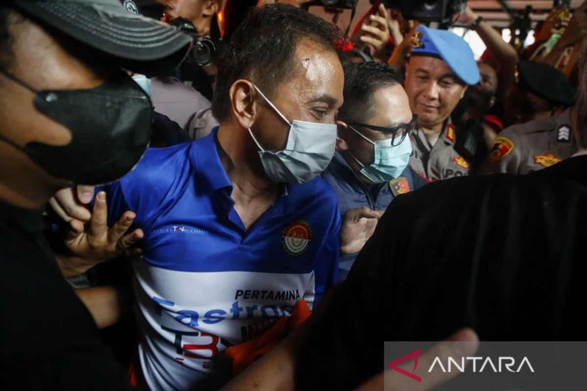 Roy Suryo dan Tifa dirawat di RS Polri Kramat Jati usai pemeriksaan