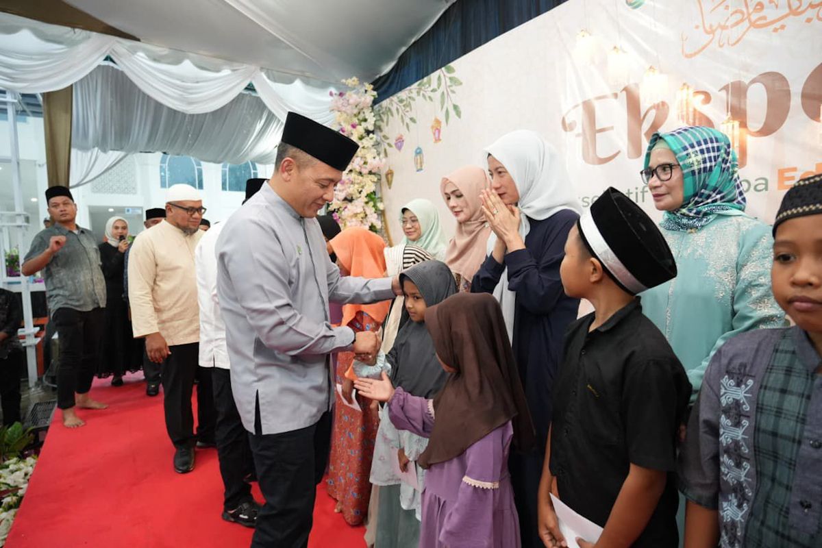 PTPN IV bantu 1.000 anak yatim-duafa dan perbaiki 16 rumah ibadah
