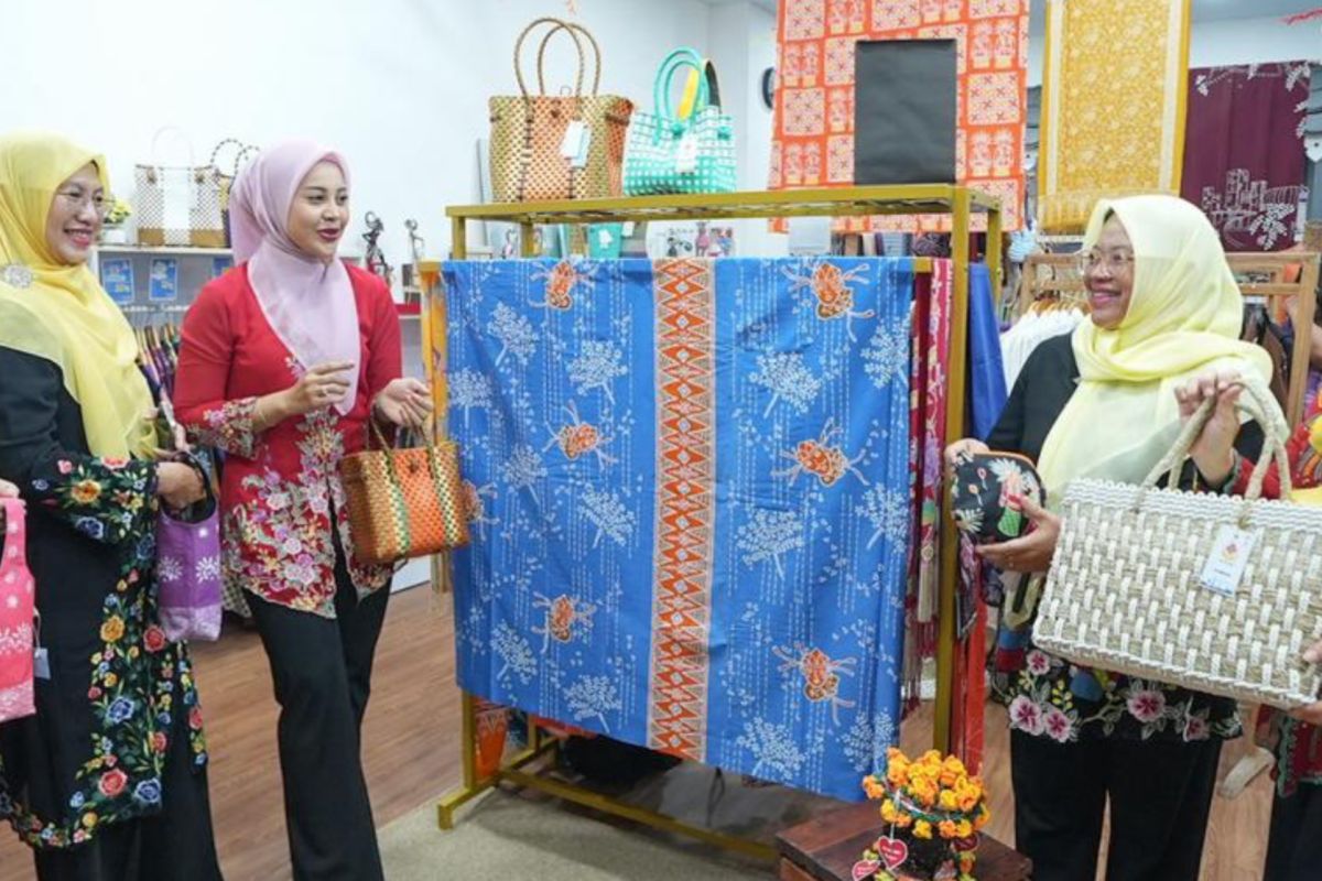 Dekranasda Jakut tebar diskon hingga 80 persen untuk HUT Jakarta