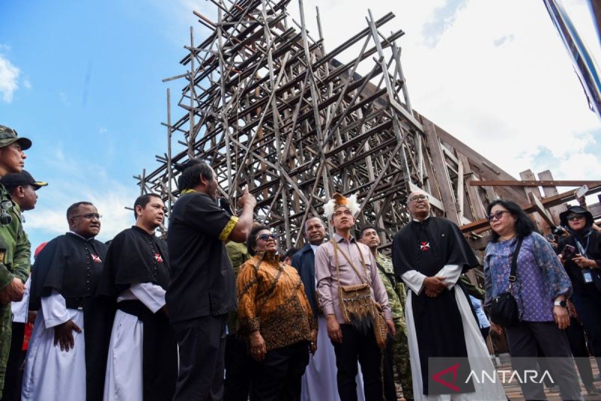 Judul:Gibran Rajawali: Rawat Inap Baru Rumah Sakit Asmat Ditingkatkan ke Tipe C