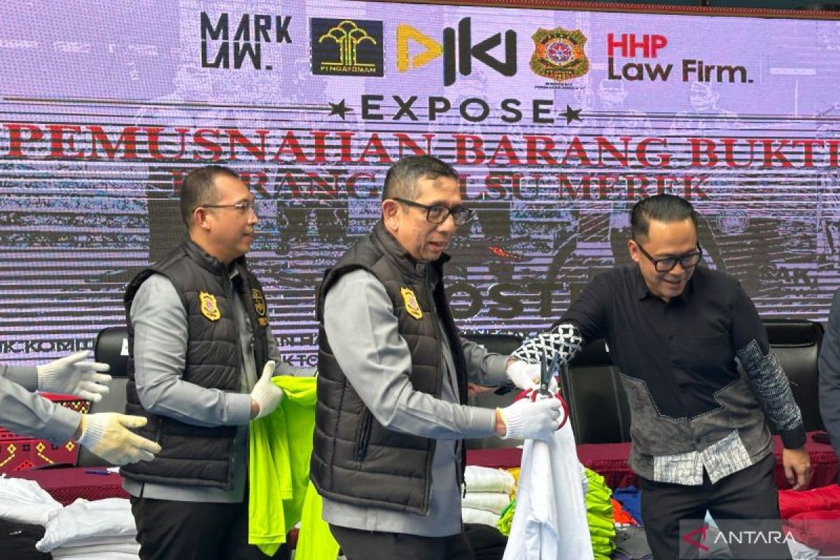 DJKI Kemenkum musnahkan 567 barang bukti pelanggaran merek pakaian