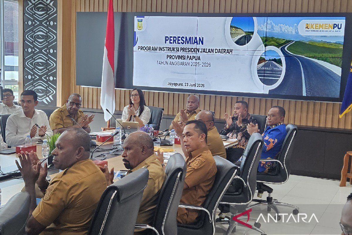 Gubernur Papua sebut 35,60 km jalan IJD buka konektivitas daerah