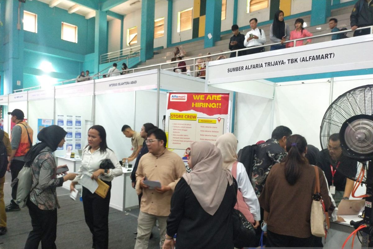 DKI kemarin, ribuan lowongan kerja hingga karangan bunga KDM untuk DKI