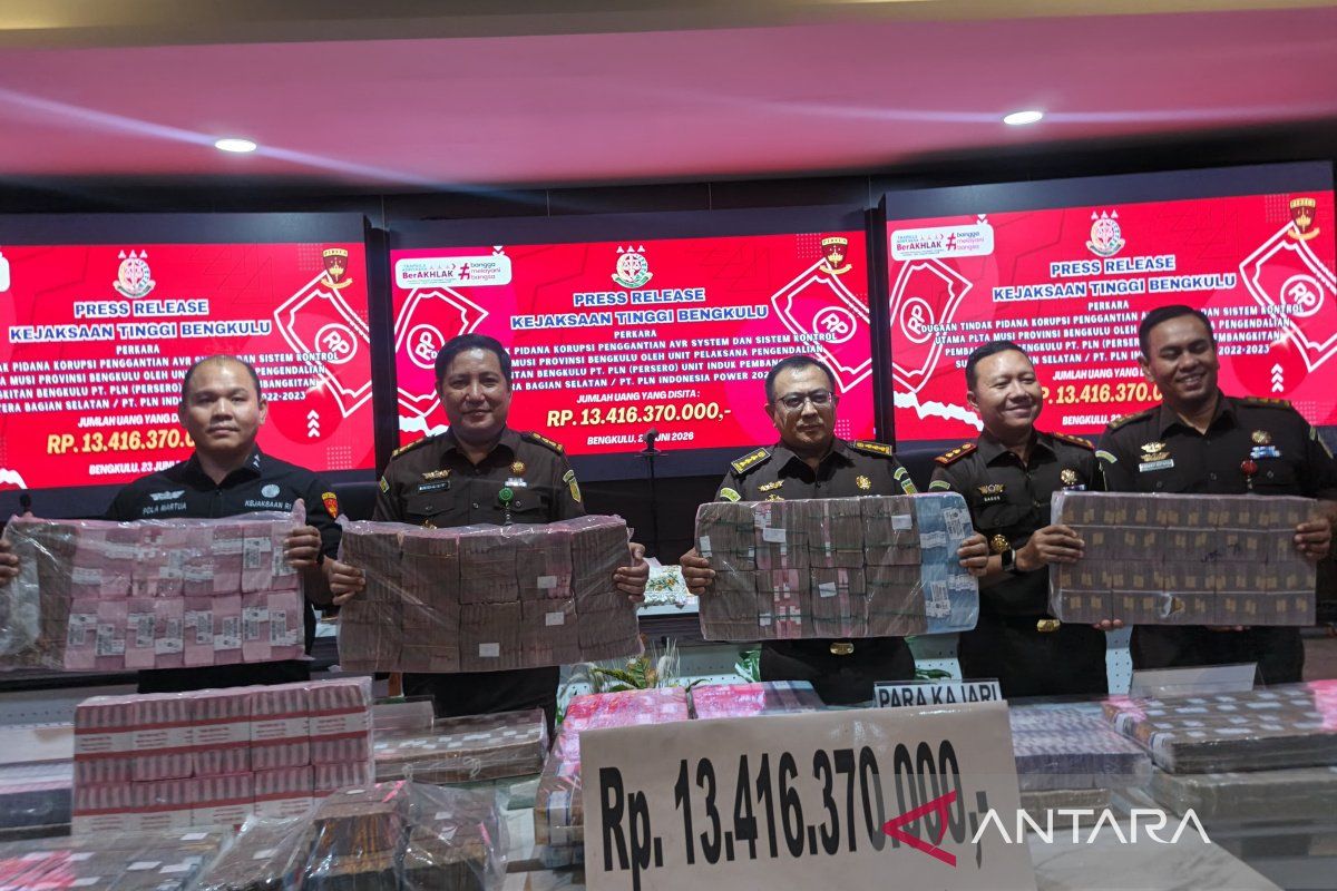 Kejati Bengkulu terima pengembalian kerugian negara Rp13,41 miliar