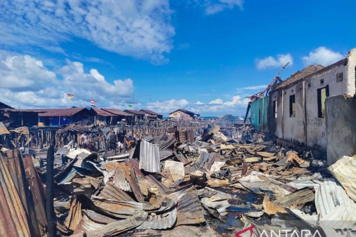 Pemkot Sorong gerak cepat tangani dampak kebakaran Klademak Pantai - ANTARA News Papua Tengah