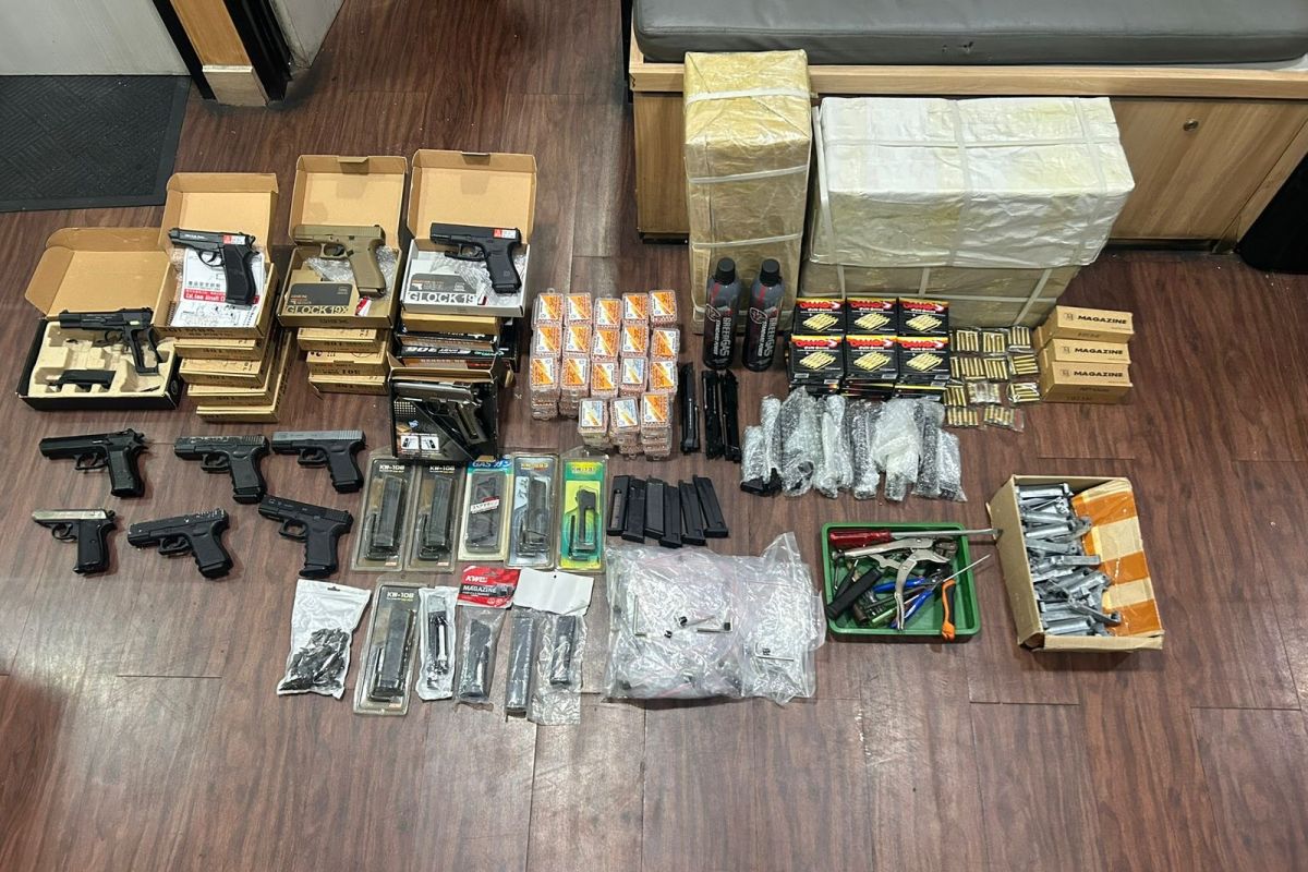 Polisi tangkap penjual senjata "airsoft gun" di Jakut