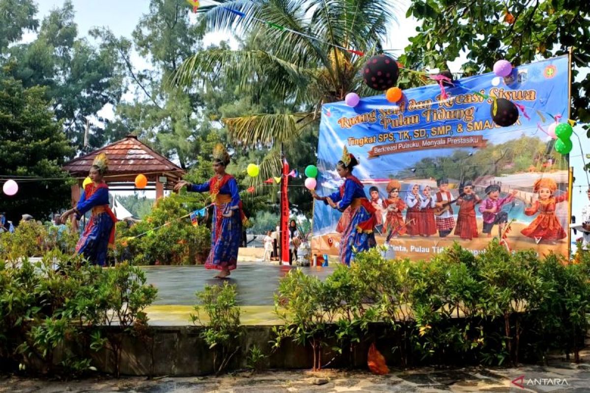 Sudindik Kep. Seribu jadikan seni media latih kepercayaan diri murid