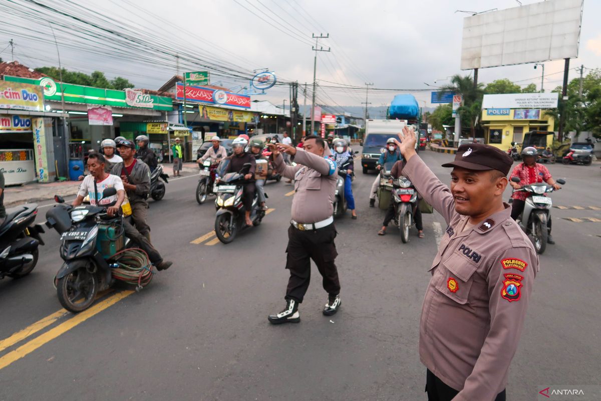 Rekayasa lalu lintas untuk mengurai kemacetan di Pelabuhan Ketapang