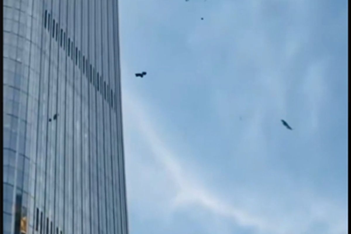 China batasi penerbangan pesawat usai kecelakaan di menara Beijing