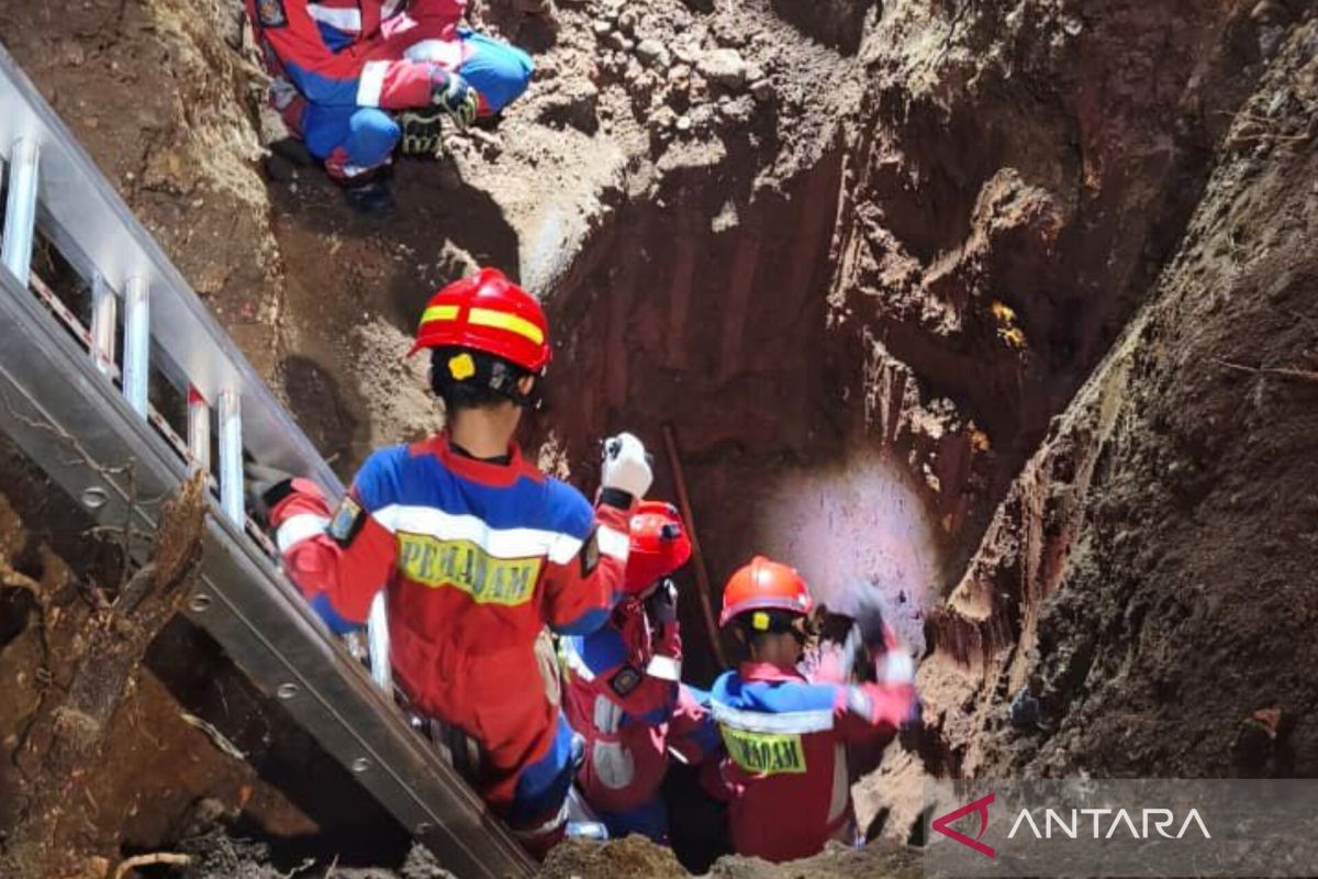 Bocah meninggal usai terjebak empat jam di lubang proyek Tebet