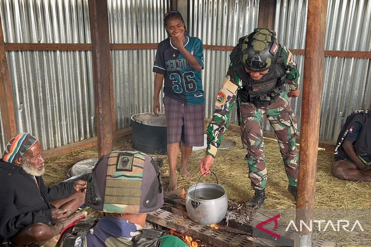Yonif 511 pererat komunikasi dengan tokoh adat Popome jaga keamanan