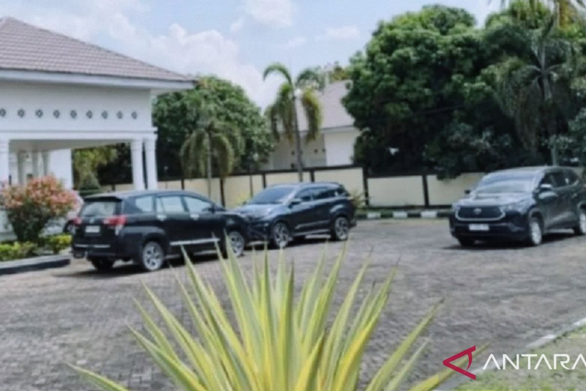 Tim KPK RI diduga periksa pejabat di Kuansing