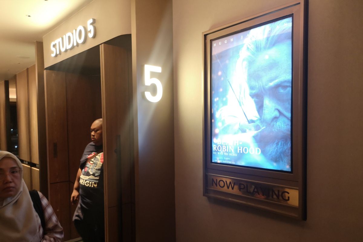 Hugh Jackman tampil berambut panjang di film The Death of Robin Hood