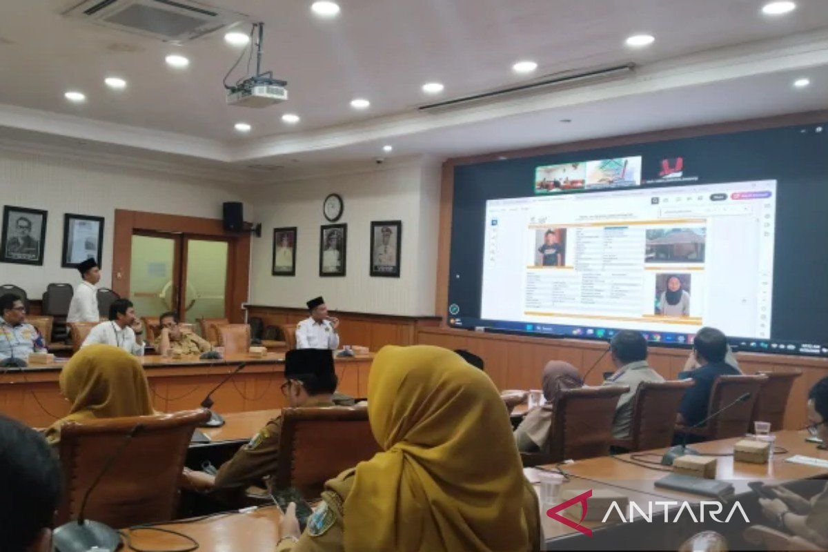 Sampang fasilitasi siswa tak tertampung SR bisa masuk sekolah negeri