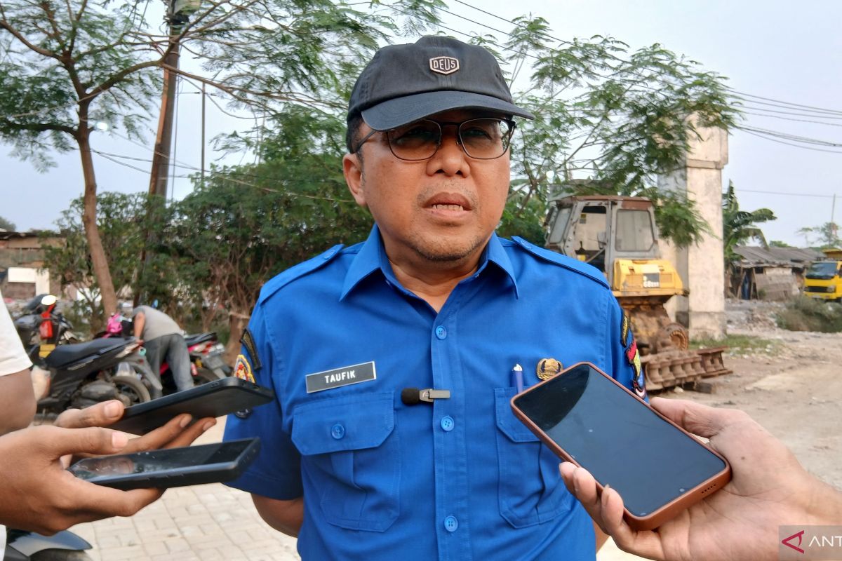 Kebakaran TPA Jatiwaringin, 15 Warga Diungsikan untuk Menghindari Asap Beracun