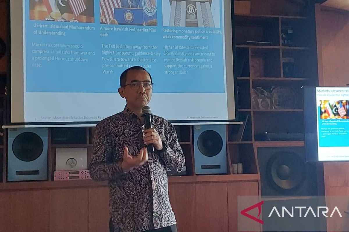Ekonom: Defisit fiskal tantangan utama Indonesia saat gejolak global