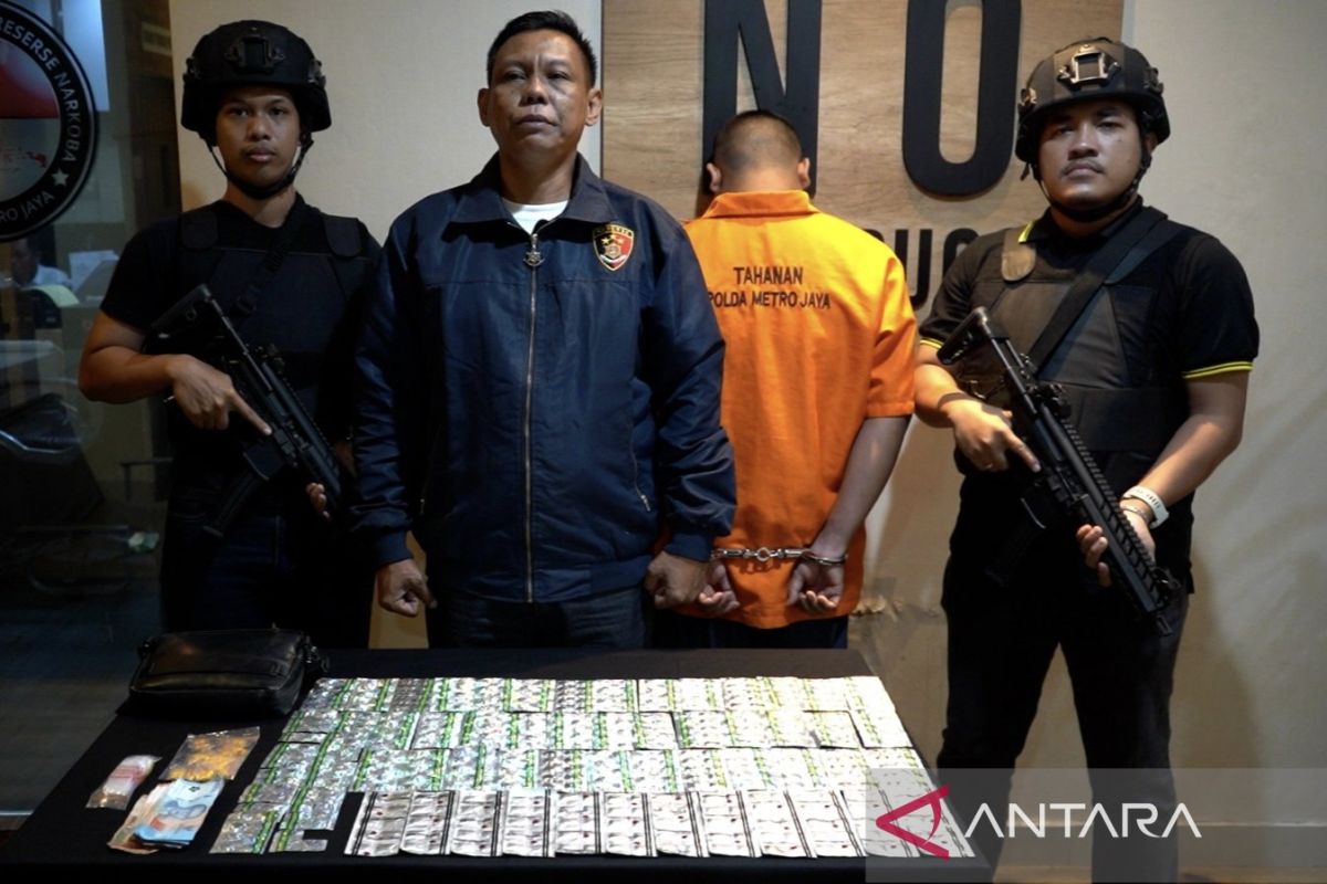 Polisi bongkar peredaran obat keras bermodus warung kopi di Bekasi