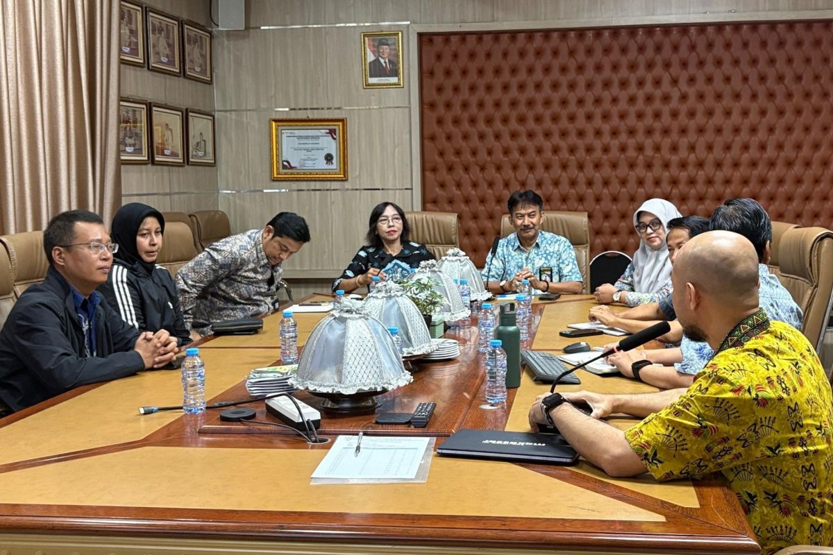 Politeknik ATI Makassar dan PT FHT jajaki kerja sama