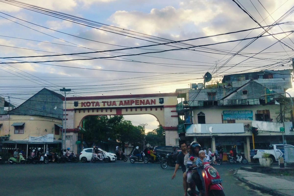 Dispar Kota Mataram mempromosikan Wisata Kota Tua "Ampenan heritage walk"