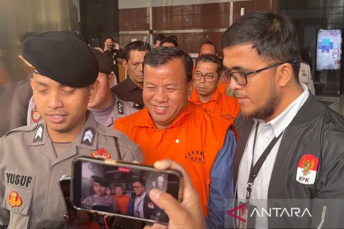 Bupati dan Sekda Kuansing resmi menjadi tahanan KPK