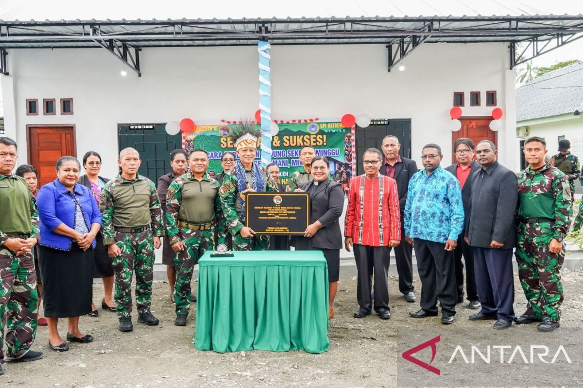 TNI bangun gedung Sekolah Minggu untuk anak GPI Getsemani Kuala Kencana - ANTARA News Papua Tengah