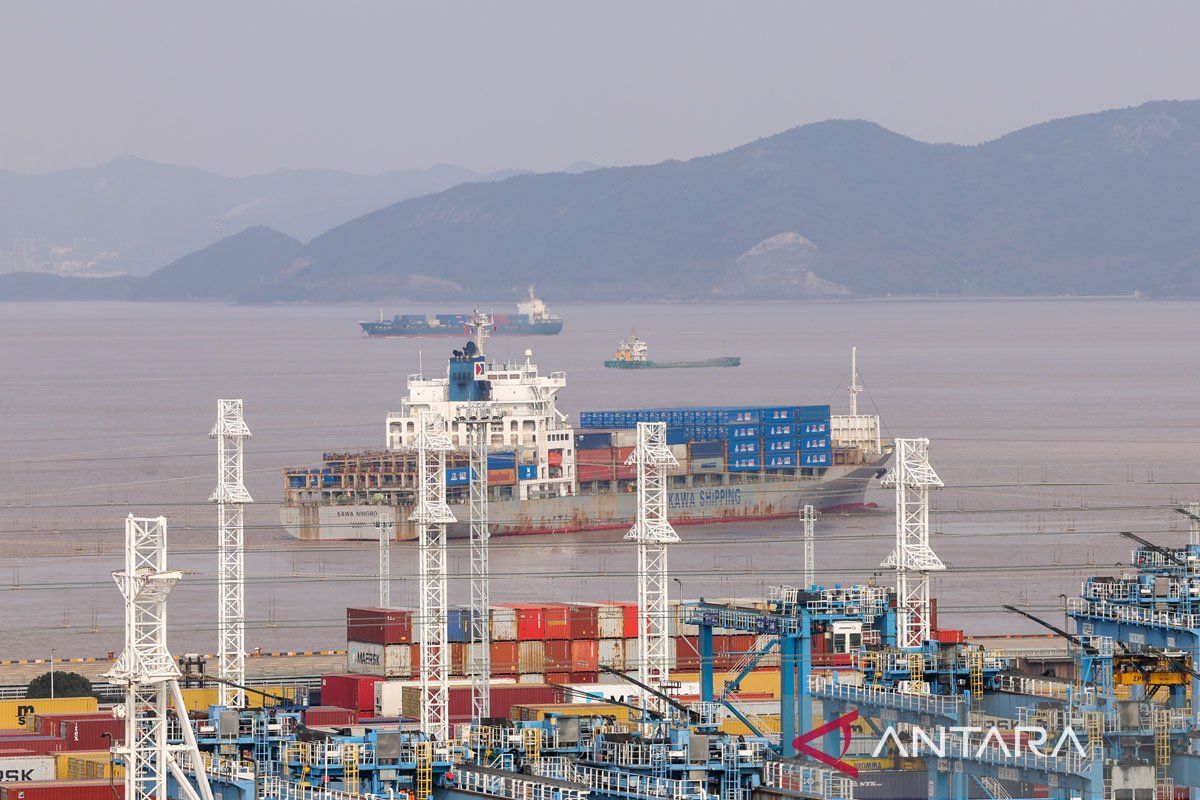 China luncurkan rute pelayaran nol karbon antarmoda laut-sungai