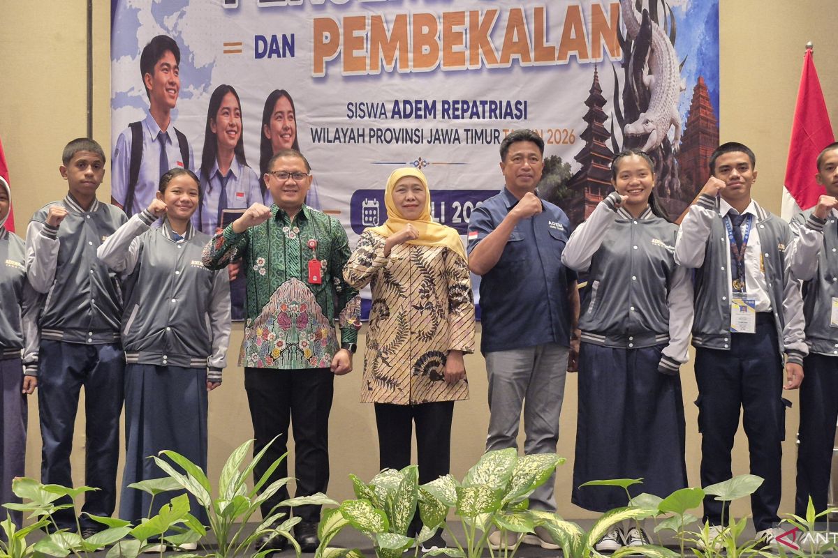 Khofifah minta guru bina karakter siswa ADEM Repatriasi