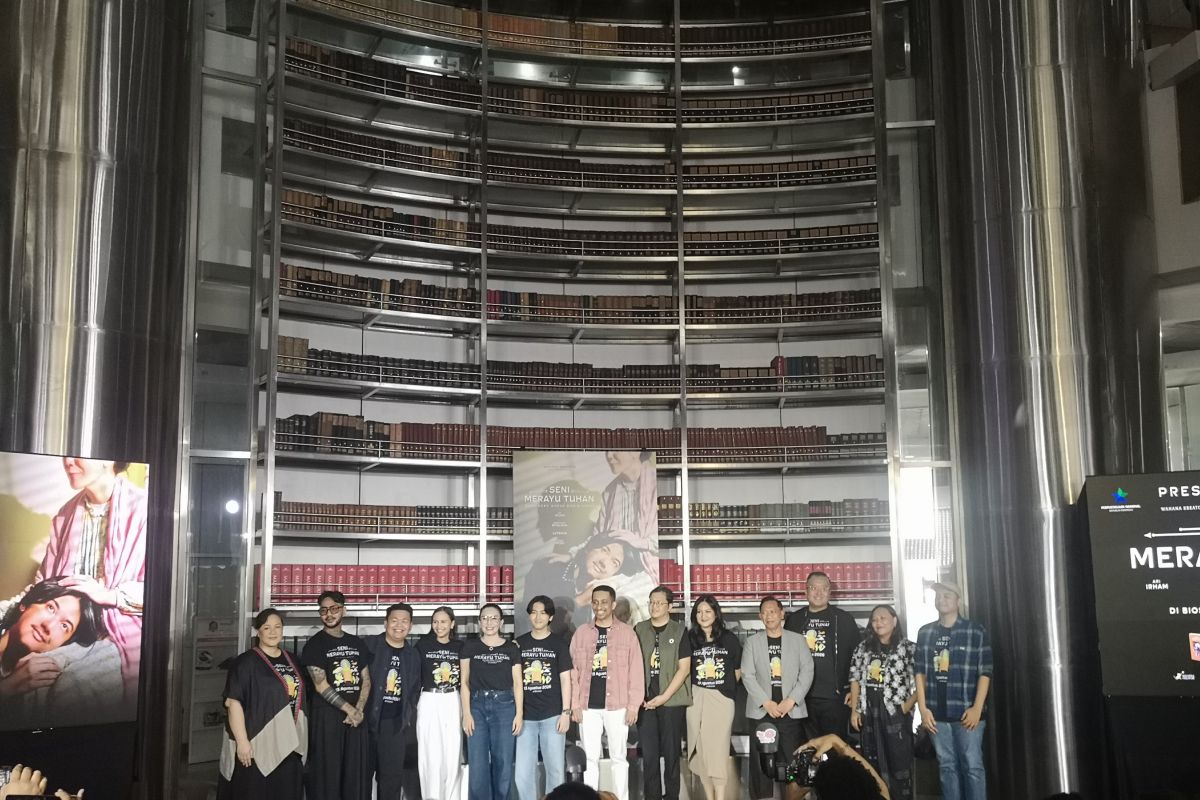 Soundtrack film Seni Merayu Tuhan diisi enam lagu bernuansa spiritual
