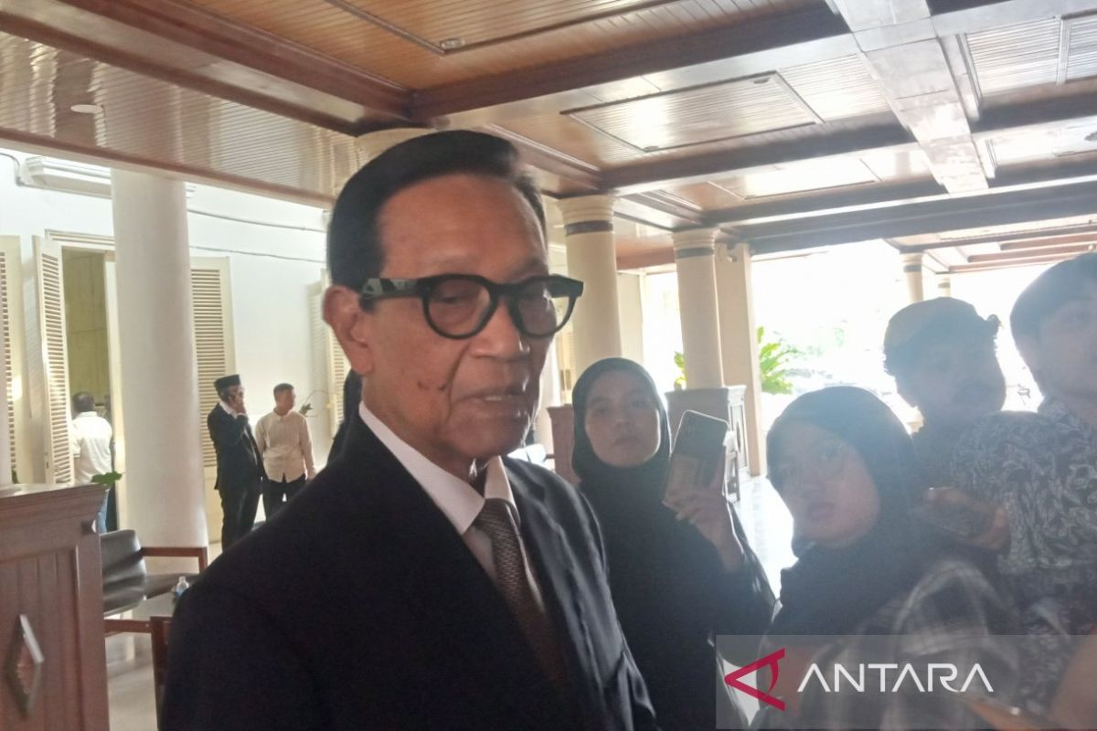 Gubernur DIY imbau wisatawan tidak mendaki ke puncak Gunung Merapi