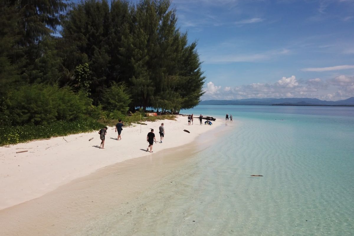 Pantai Daloha tawarkan keindahan fajar hingga senja bak di sinema