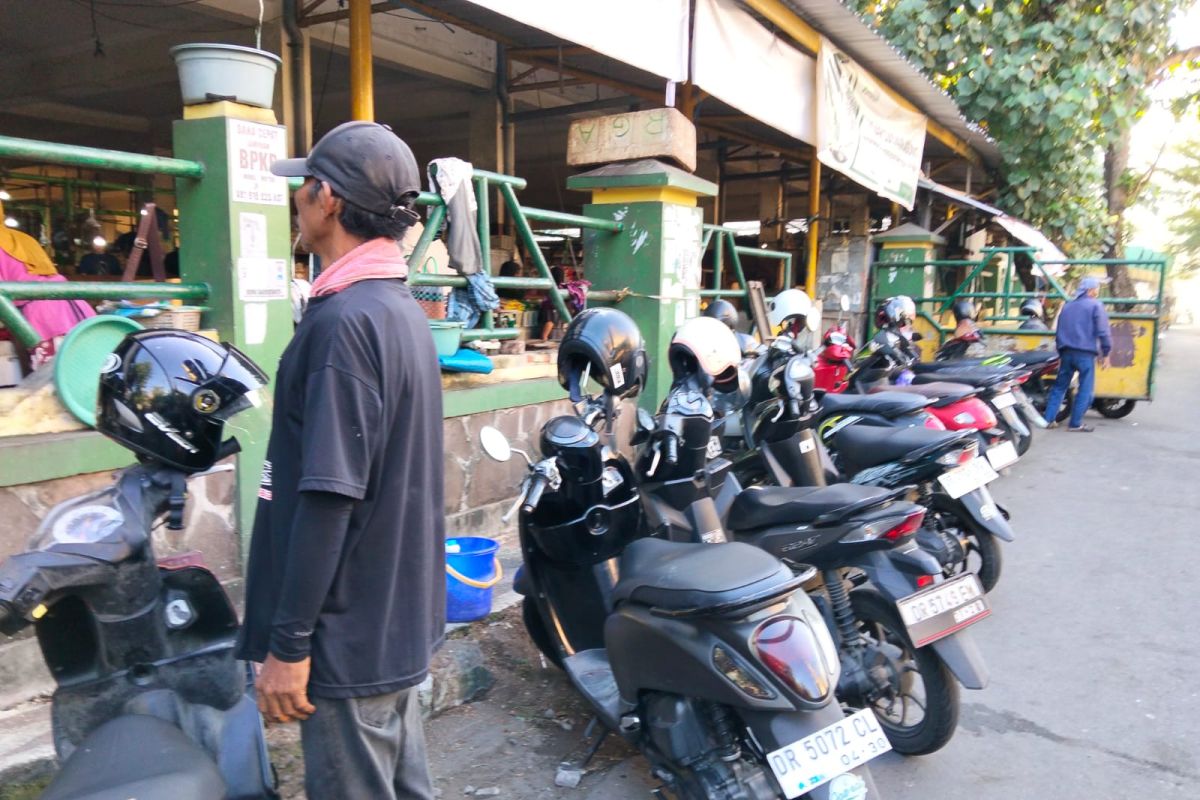 Realisasi penerimaan retribusi parkir di Mataram mencapai Rp5 miliar
