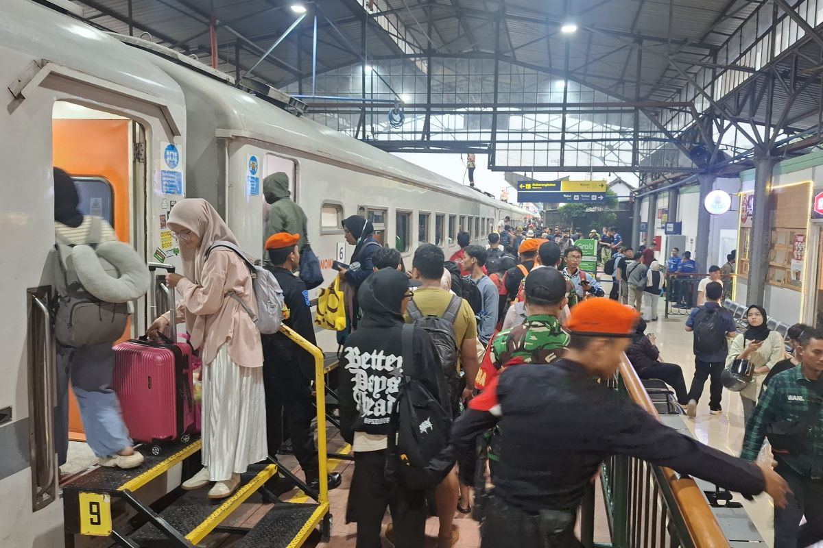 KAI Semarang catat peningkatan 10,18 persen penumpang semester I 2026