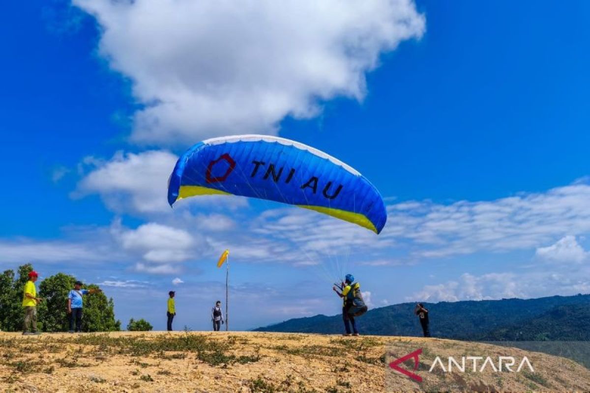 Kolaka gandeng UMKM dan ojek lokal dukung wisata paralayang di Desa Wisata Sani-Sani