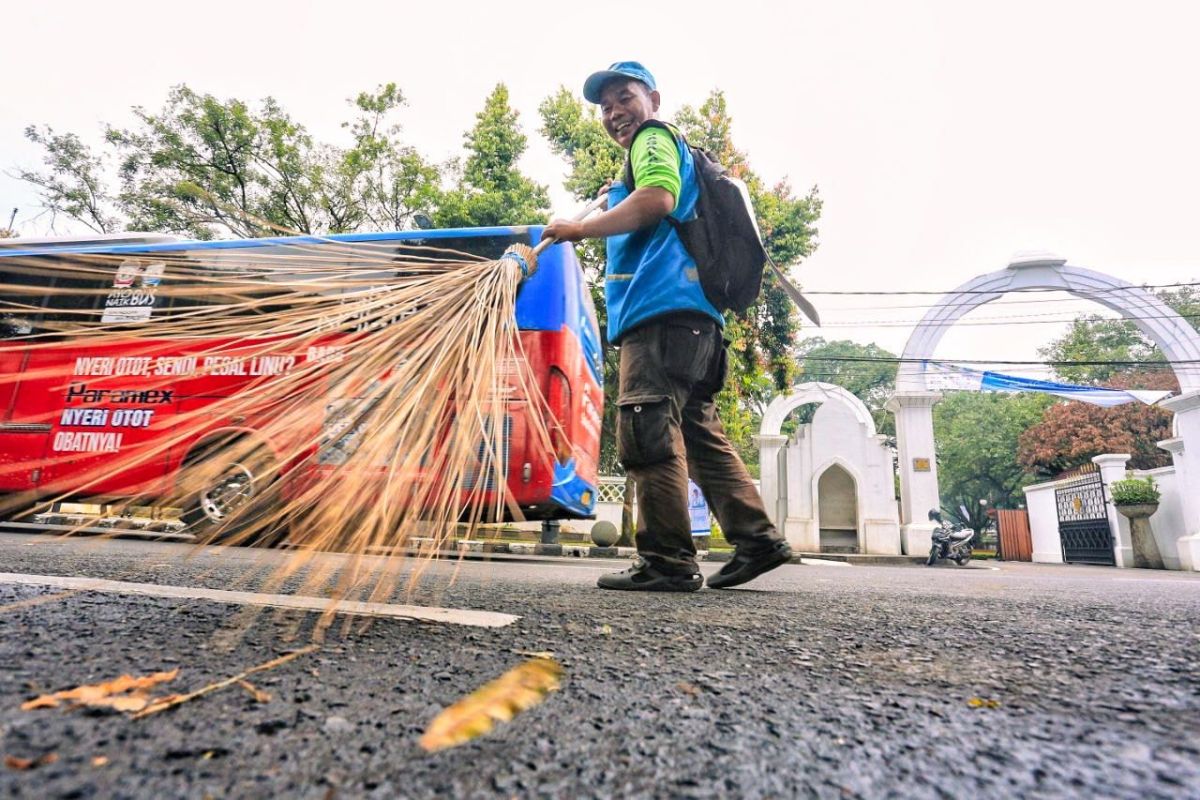 Pemkot Bandung minta ASN jadi garda terdepan penanganan sampah