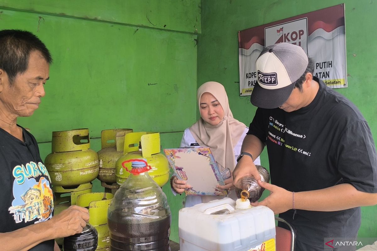 Kelurahan Pasar Minggu tampung minyak jelantah warga lewat Koperasi Merah Putih