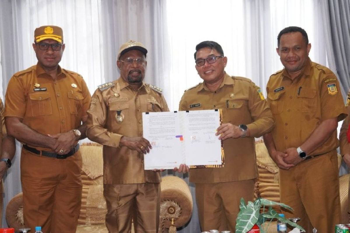 Pemprov Papua hibahkan 60 perangkat internet "Starlink" ke Kabupaten Jayapura