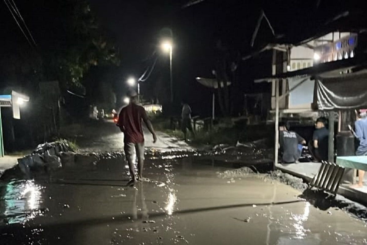 Banjir bandang kembali merendam Sungai Batang, Agam mengakibatkan 80 warga mengungsi (Video)