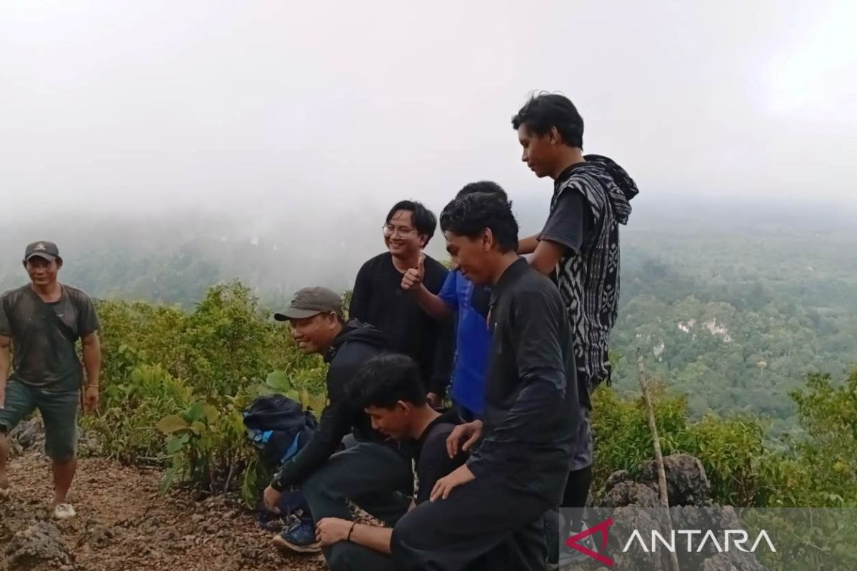 Di bawah kaki karst, aroma sakral iringi langkah menuju warisan dunia