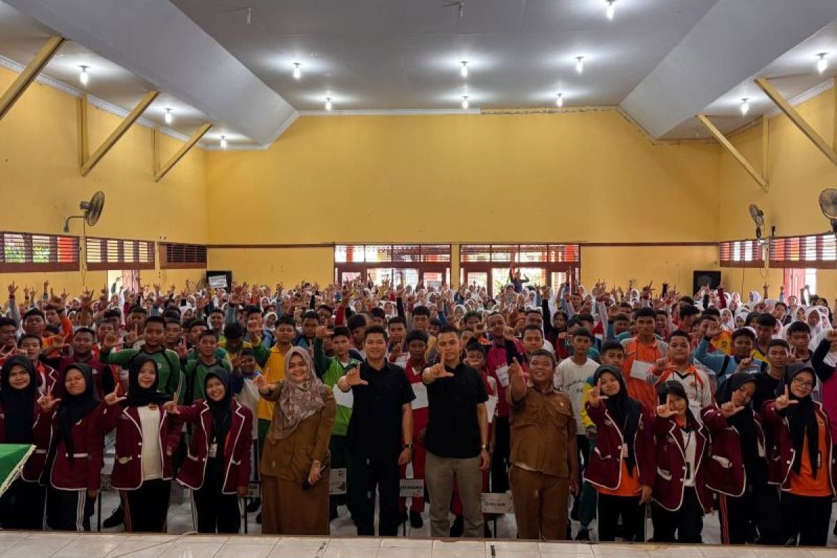 Satgaswil Riau Densus 88 edukasi 500 siswa SMKN 3 Pekanbaru tentang bahaya IRET