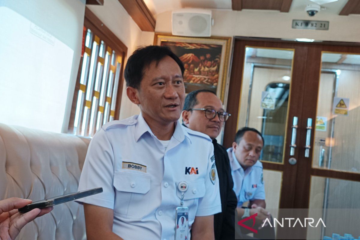 Stasiun Gambir kembali layani pengguna KRL setelah revitalisasi
