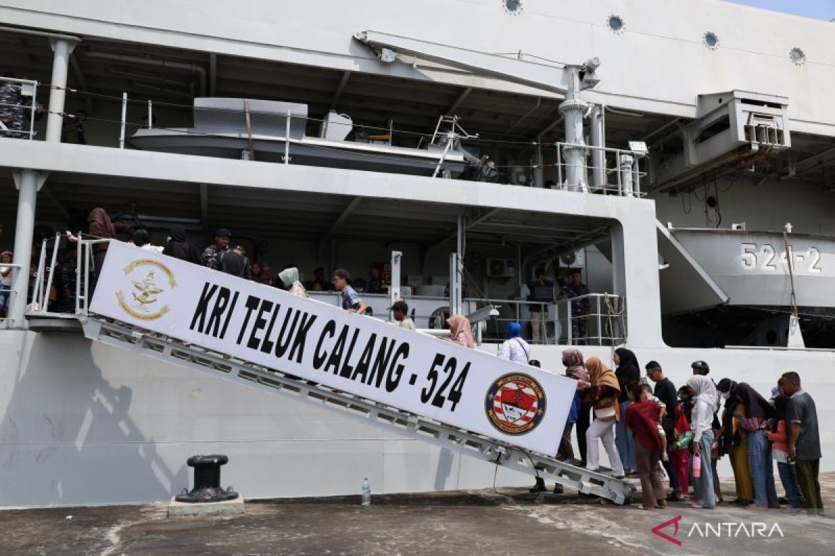 Open ship KRI Teluk Calang-524